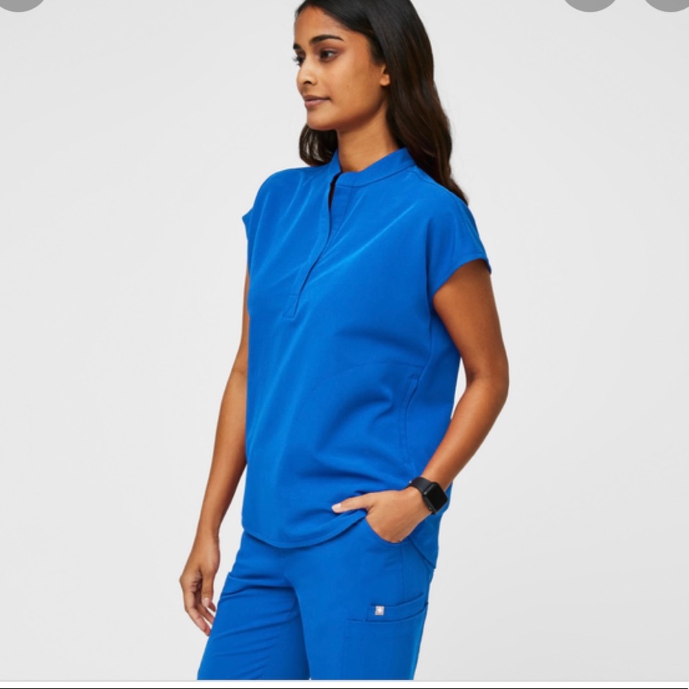 Figs tops and bottom. Top is XXS and bottom S